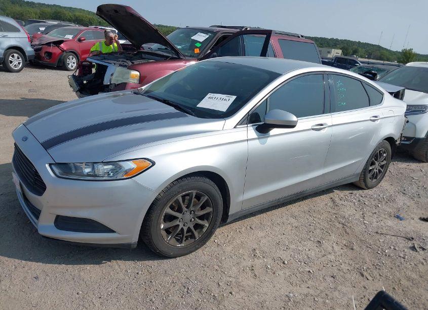 Photo 2 of 2015 Ford Fusion S (VIN 3FA6P0G7XFR123876)