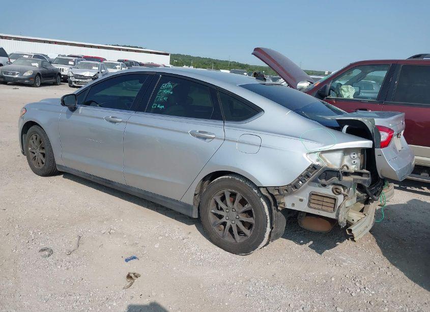 Photo 3 of 2015 Ford Fusion S (VIN 3FA6P0G7XFR123876)