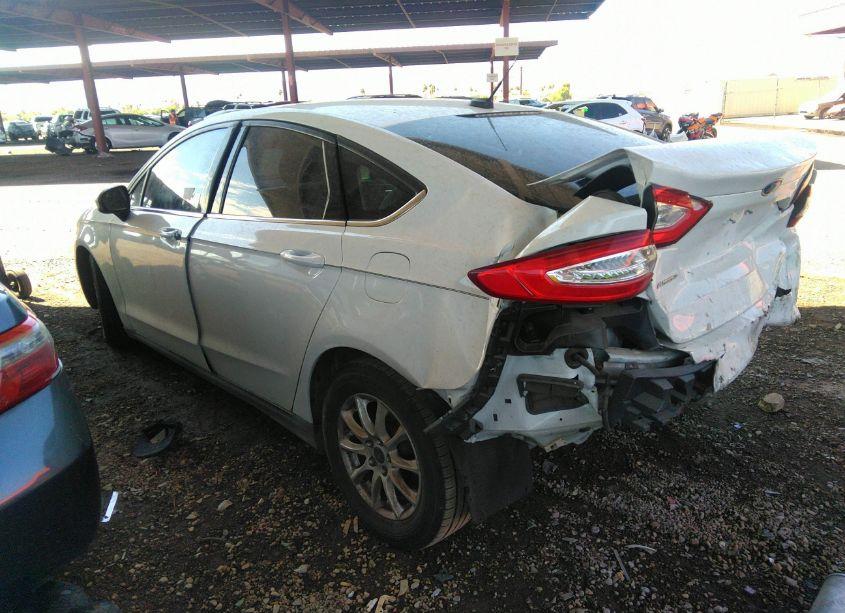 Photo 3 of 2015 Ford Fusion S (VIN 3FA6P0G7XFR144453)