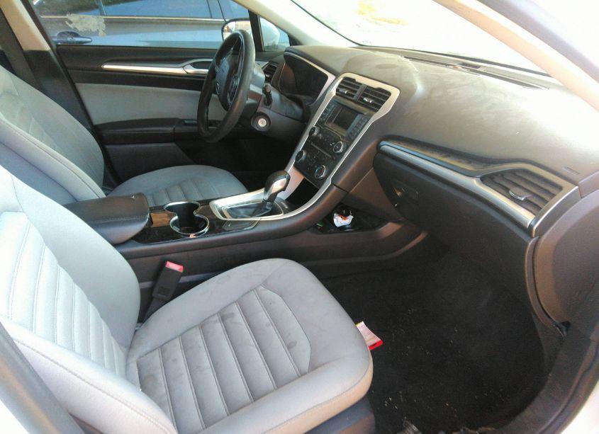 Photo 5 of 2015 Ford Fusion S (VIN 3FA6P0G7XFR144453)