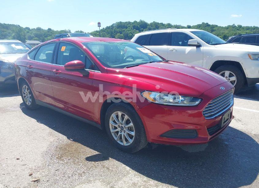 2015 Ford Fusion S (VIN 3FA6P0G7XFR170261) main photo