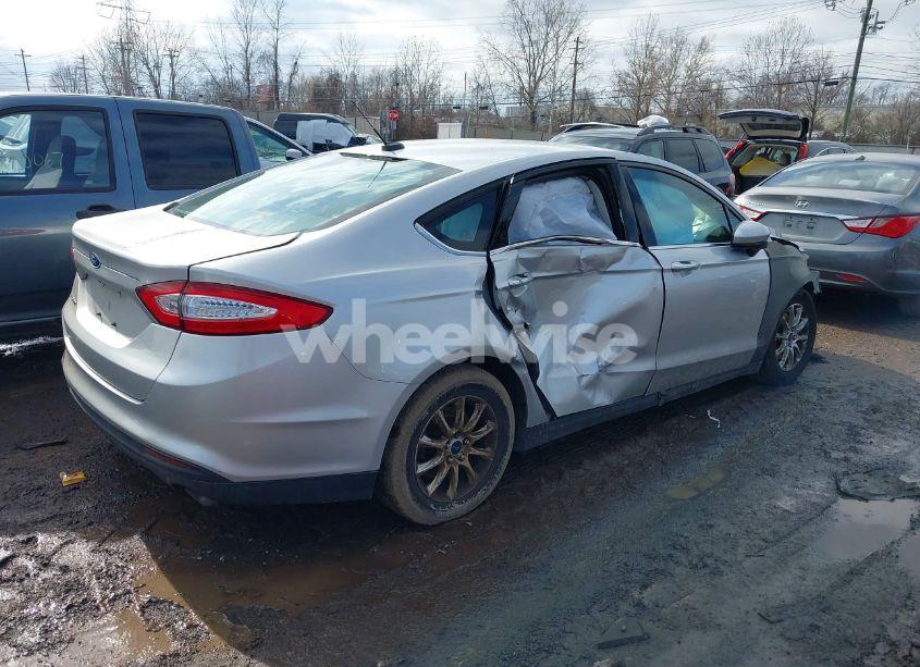 Photo 4 of 2015 Ford Fusion S (VIN 3FA6P0G7XFR180806)
