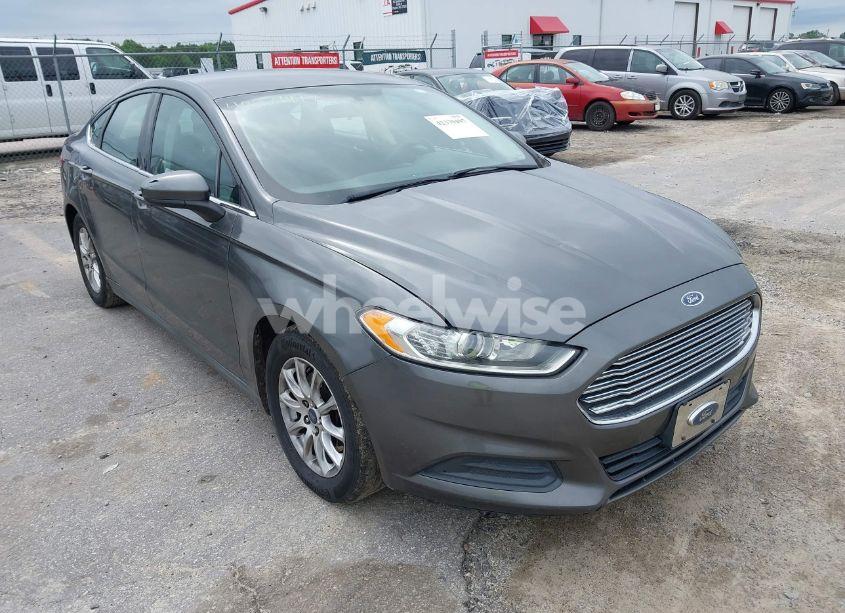 2015 Ford Fusion S (VIN 3FA6P0G7XFR202755) main photo
