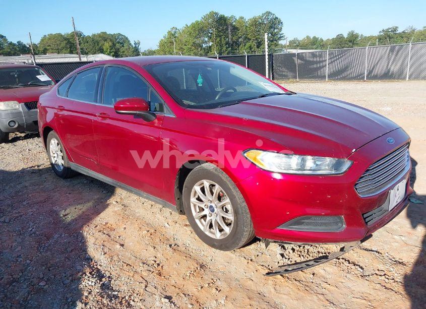2015 Ford Fusion S (VIN 3FA6P0G7XFR218843) main photo