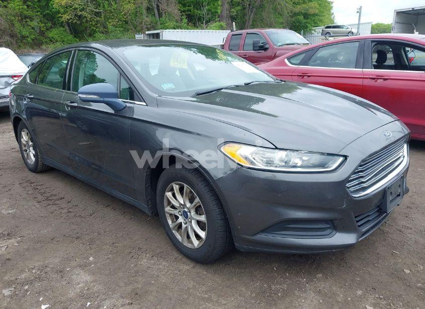 2015 Ford Fusion S (VIN 3FA6P0G7XFR273258) main photo
