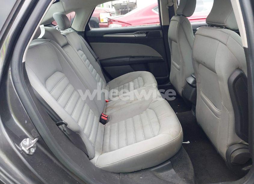 Photo 8 of 2015 Ford Fusion S (VIN 3FA6P0G7XFR273258)