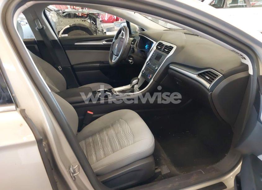 Photo 5 of 2016 Ford Fusion S (VIN 3FA6P0G7XGR196652)