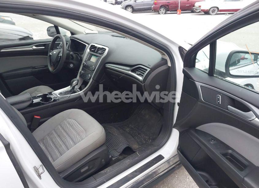 Photo 5 of 2016 Ford Fusion S (VIN 3FA6P0G7XGR201834)