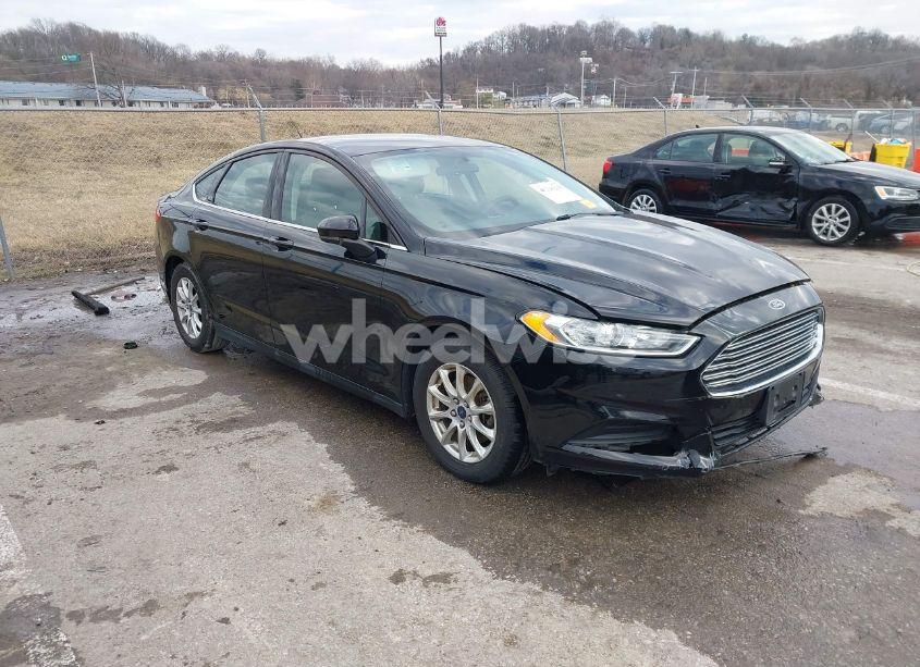 2016 Ford Fusion S (VIN 3FA6P0G7XGR246370) main photo