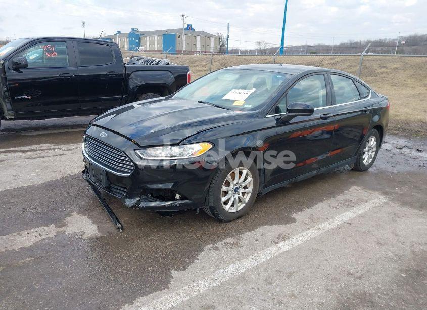 Photo 2 of 2016 Ford Fusion S (VIN 3FA6P0G7XGR246370)