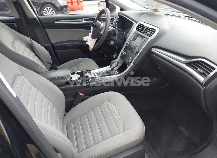 Photo 5 of 2016 Ford Fusion S (VIN 3FA6P0G7XGR246370)