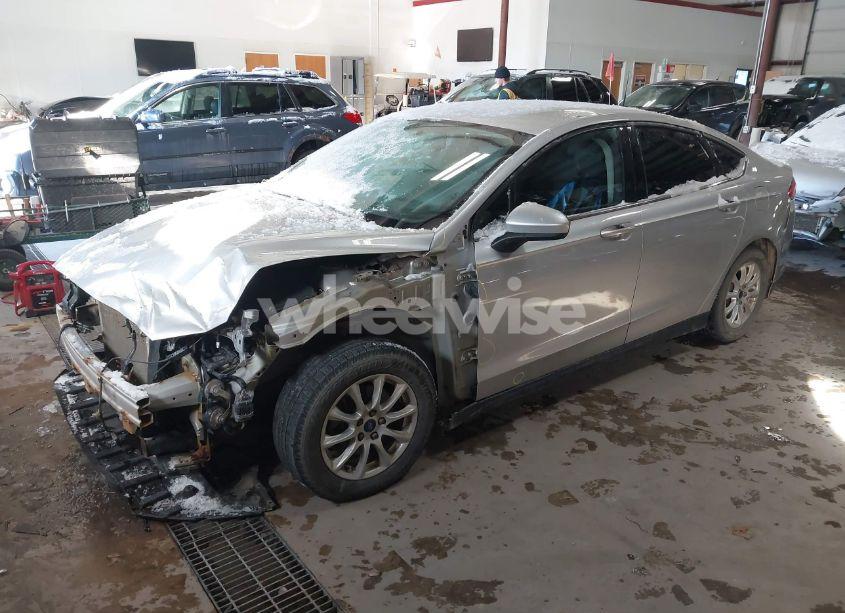 Photo 2 of 2016 Ford Fusion S (VIN 3FA6P0G7XGR321360)