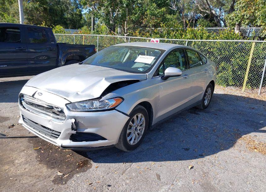 Photo 2 of 2016 Ford Fusion S (VIN 3FA6P0G7XGR378626)