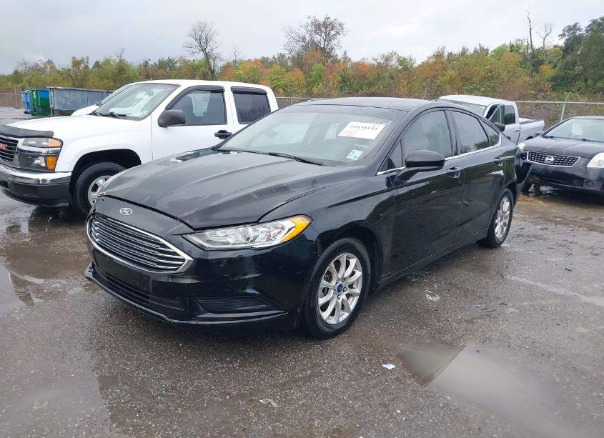 Photo 2 of 2017 Ford Fusion S (VIN 3FA6P0G7XHR339570)