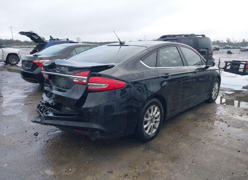 Photo 4 of 2017 Ford Fusion S (VIN 3FA6P0G7XHR339570)