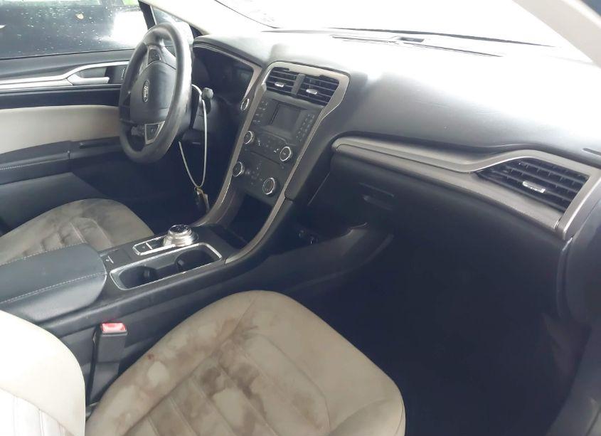 Photo 5 of 2017 Ford Fusion S (VIN 3FA6P0G7XHR339570)