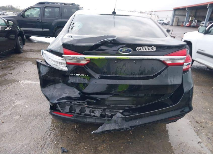 Photo 6 of 2017 Ford Fusion S (VIN 3FA6P0G7XHR339570)