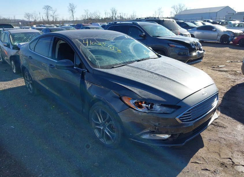 2017 Ford Fusion S (VIN 3FA6P0G7XHR353484) main photo