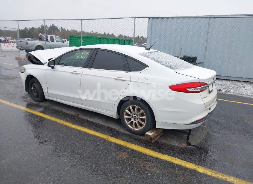 Photo 3 of 2017 Ford Fusion S (VIN 3FA6P0G7XHR363271)