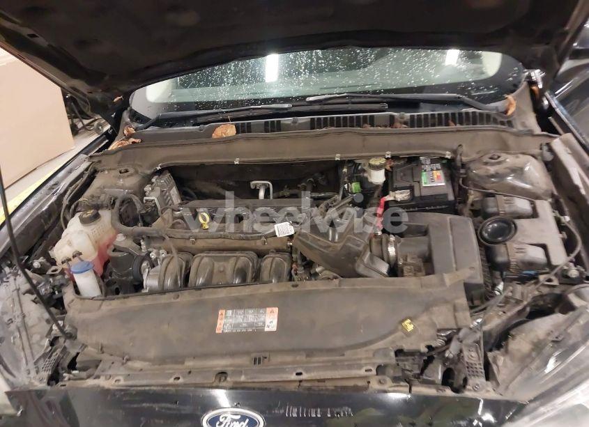 Photo 10 of 2018 Ford Fusion S (VIN 3FA6P0G7XJR136846)