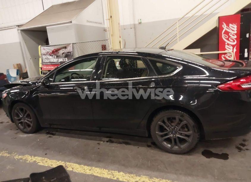 Photo 14 of 2018 Ford Fusion S (VIN 3FA6P0G7XJR136846)
