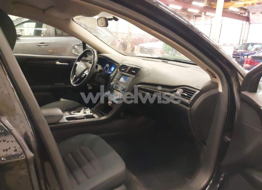 Photo 5 of 2018 Ford Fusion S (VIN 3FA6P0G7XJR136846)