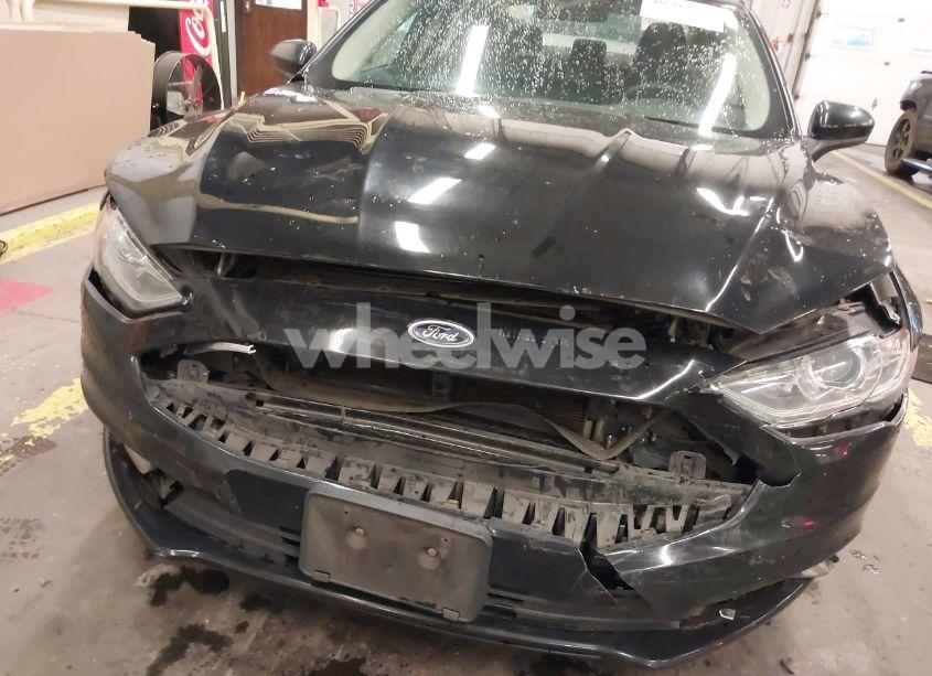 Photo 6 of 2018 Ford Fusion S (VIN 3FA6P0G7XJR136846)