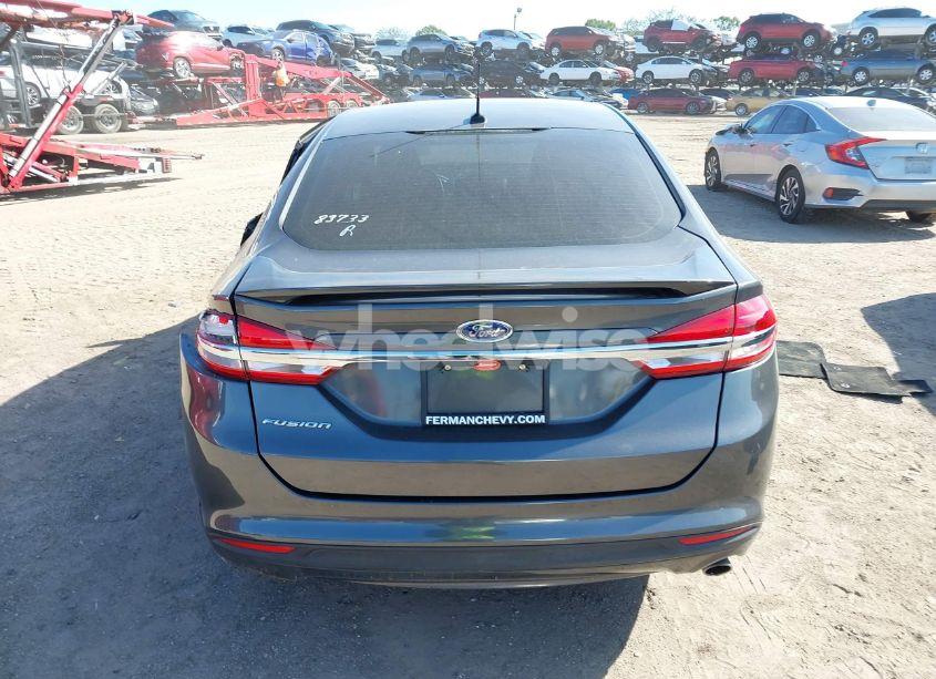 Photo 16 of 2018 Ford Fusion S (VIN 3FA6P0G7XJR165165)