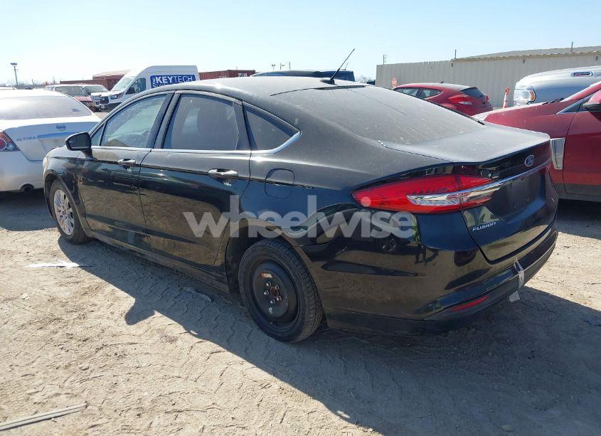 Photo 3 of 2018 Ford Fusion S (VIN 3FA6P0G7XJR166719)