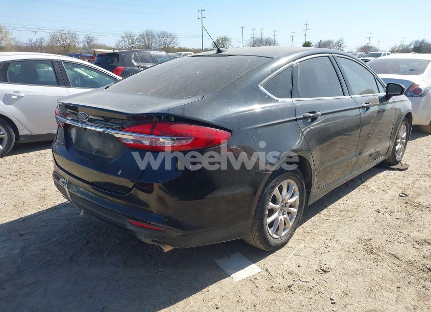 Photo 4 of 2018 Ford Fusion S (VIN 3FA6P0G7XJR166719)