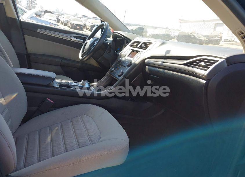 Photo 5 of 2018 Ford Fusion S (VIN 3FA6P0G7XJR273382)