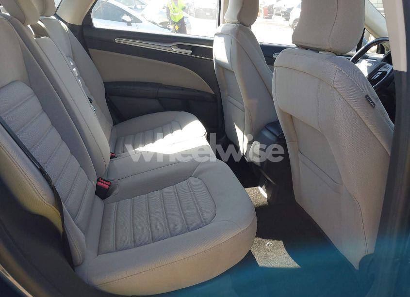 Photo 8 of 2018 Ford Fusion S (VIN 3FA6P0G7XJR273382)