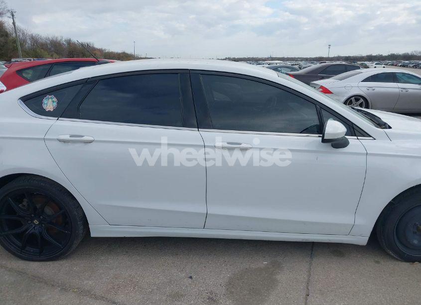 Photo 12 of 2019 Ford Fusion S (VIN 3FA6P0G7XKR160873)