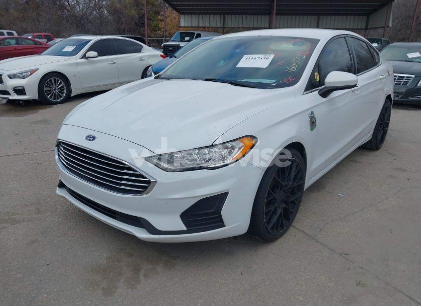 Photo 2 of 2019 Ford Fusion S (VIN 3FA6P0G7XKR160873)