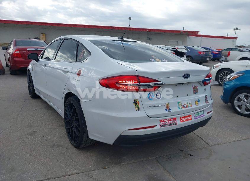 Photo 3 of 2019 Ford Fusion S (VIN 3FA6P0G7XKR160873)