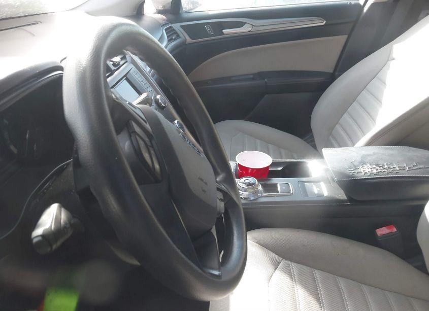 Photo 7 of 2019 Ford Fusion S (VIN 3FA6P0G7XKR163451)