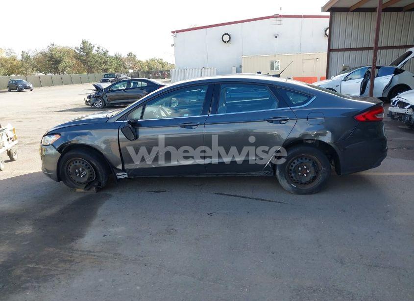 Photo 14 of 2019 Ford Fusion S (VIN 3FA6P0G7XKR232512)