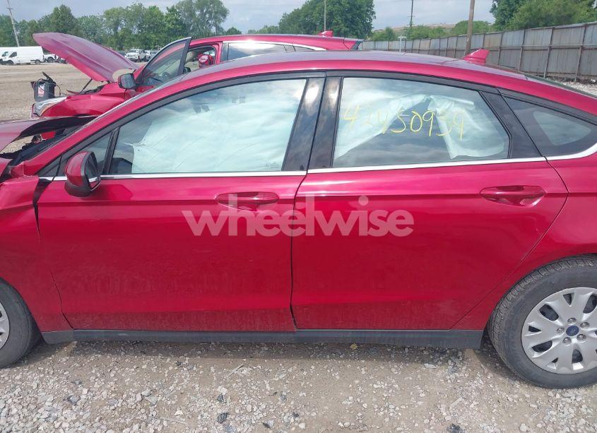 Photo 15 of 2020 Ford Fusion S (VIN 3FA6P0G7XLR100867)