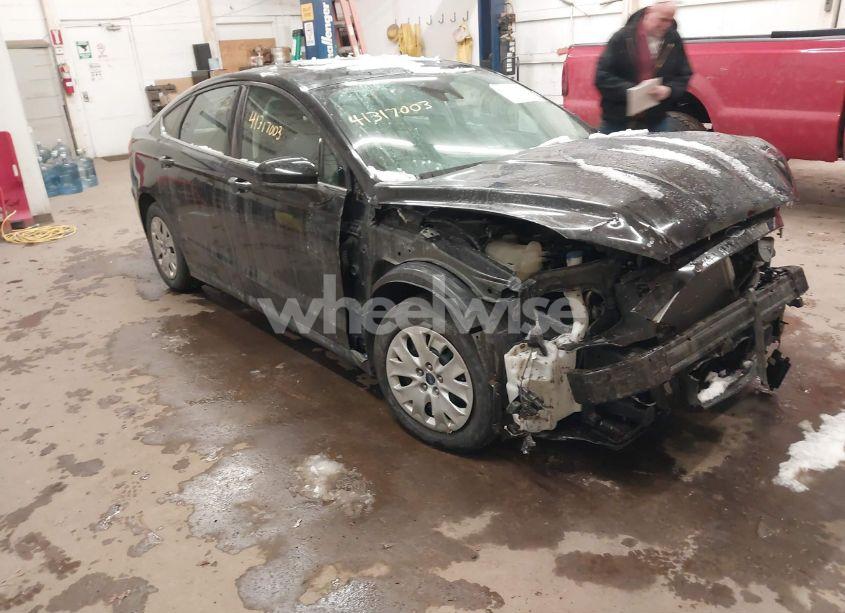 2020 Ford Fusion S (VIN 3FA6P0G7XLR162821) main photo