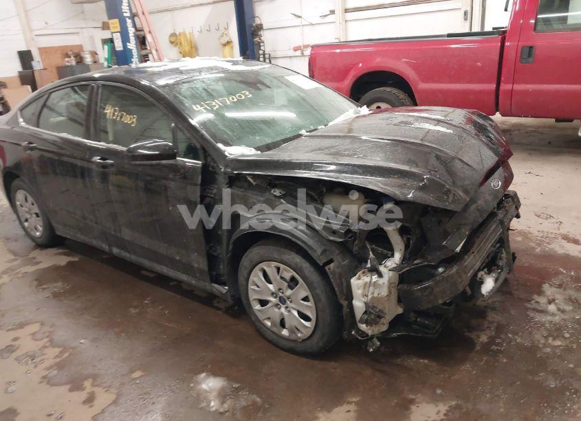 Photo 6 of 2020 Ford Fusion S (VIN 3FA6P0G7XLR162821)