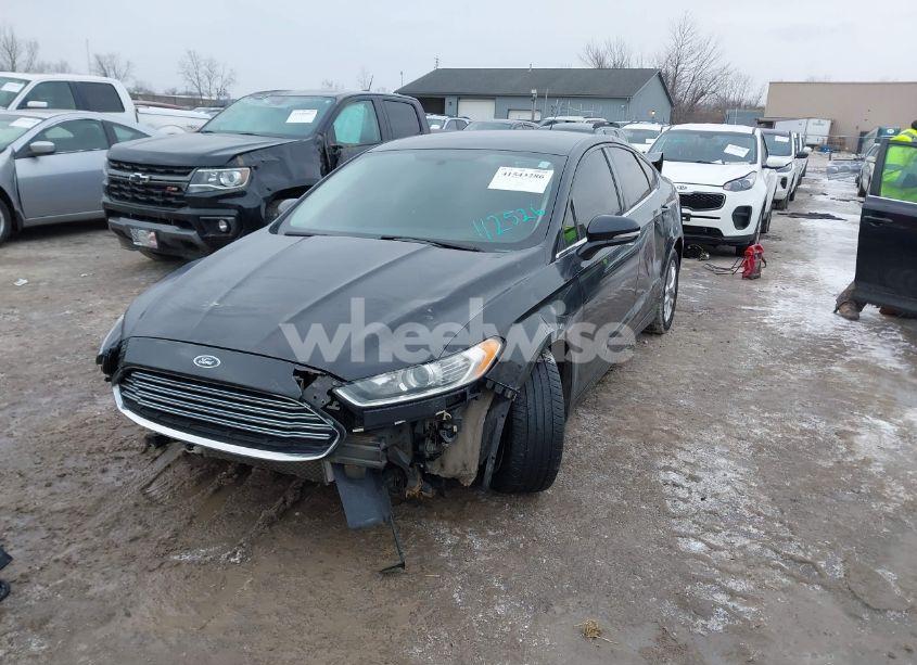 Photo 2 of 2013 Ford Fusion SE (VIN 3FA6P0H70DR112526)