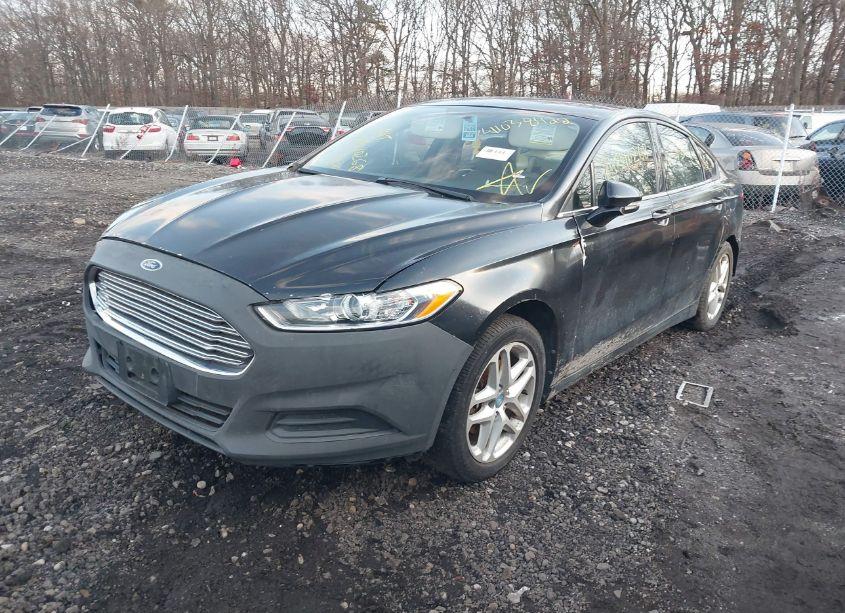 Photo 2 of 2013 Ford Fusion SE (VIN 3FA6P0H70DR137037)