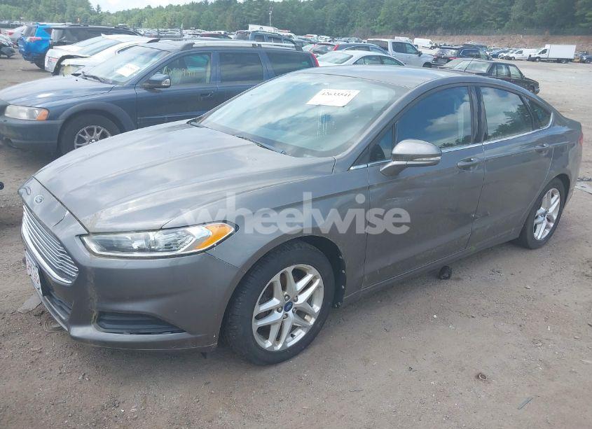 Photo 2 of 2013 Ford Fusion SE (VIN 3FA6P0H70DR204753)