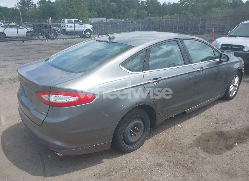 Photo 4 of 2013 Ford Fusion SE (VIN 3FA6P0H70DR204753)