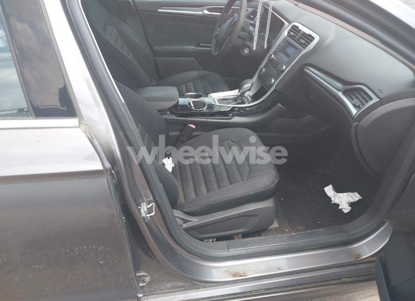 Photo 5 of 2013 Ford Fusion SE (VIN 3FA6P0H70DR204753)