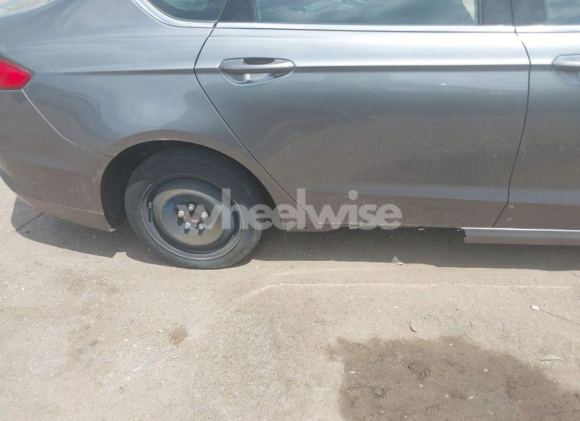 Photo 6 of 2013 Ford Fusion SE (VIN 3FA6P0H70DR204753)