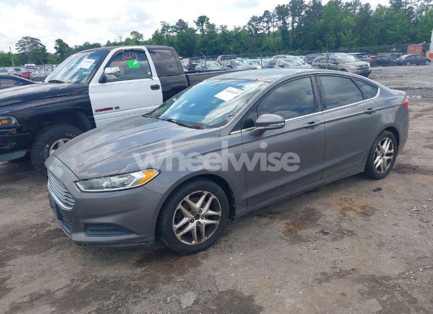 Photo 2 of 2013 Ford Fusion SE (VIN 3FA6P0H70DR240121)