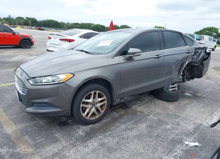 Photo 2 of 2013 Ford Fusion SE (VIN 3FA6P0H70DR312077)