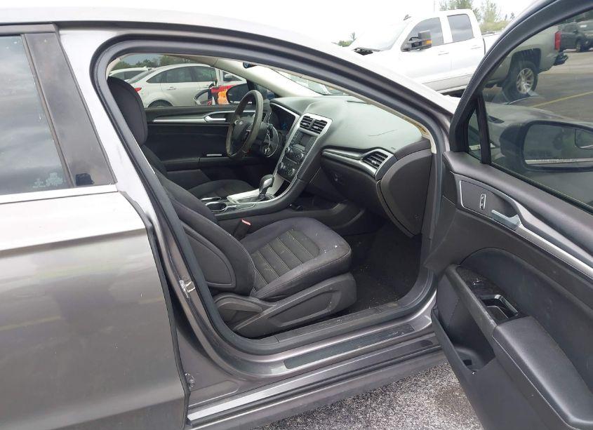 Photo 5 of 2013 Ford Fusion SE (VIN 3FA6P0H70DR312077)