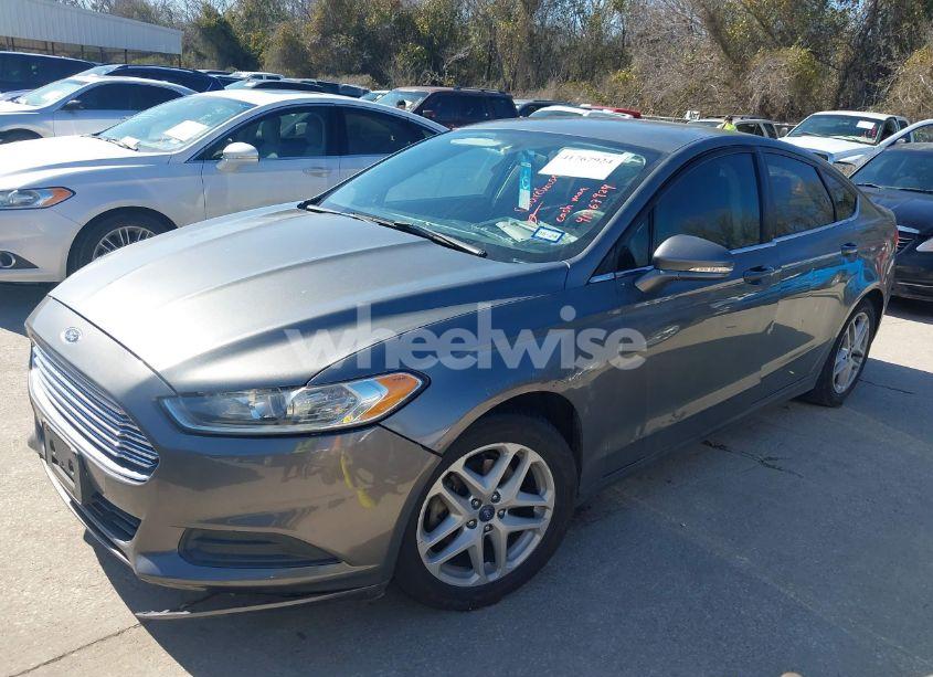 Photo 2 of 2014 Ford Fusion SE (VIN 3FA6P0H70ER128694)